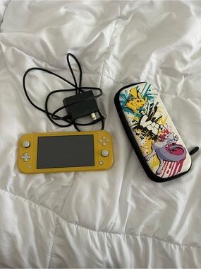 Pre-owned Nintendo Switch Lite